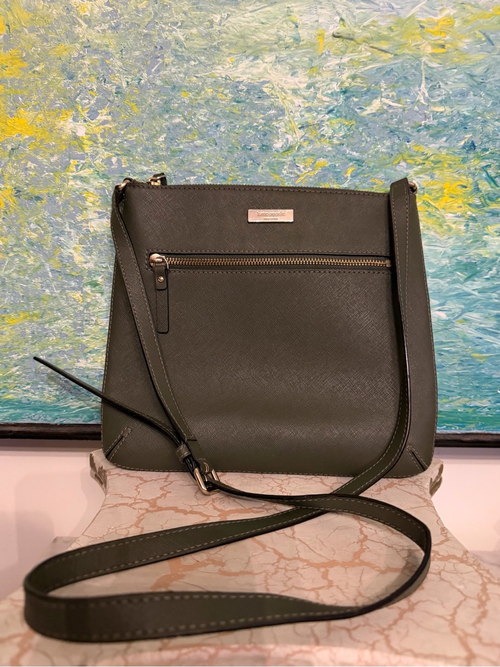 Kate Spade New York SADIE NORTH SOUTH CROSSBODY
Purse Bag Seaweed Army Green